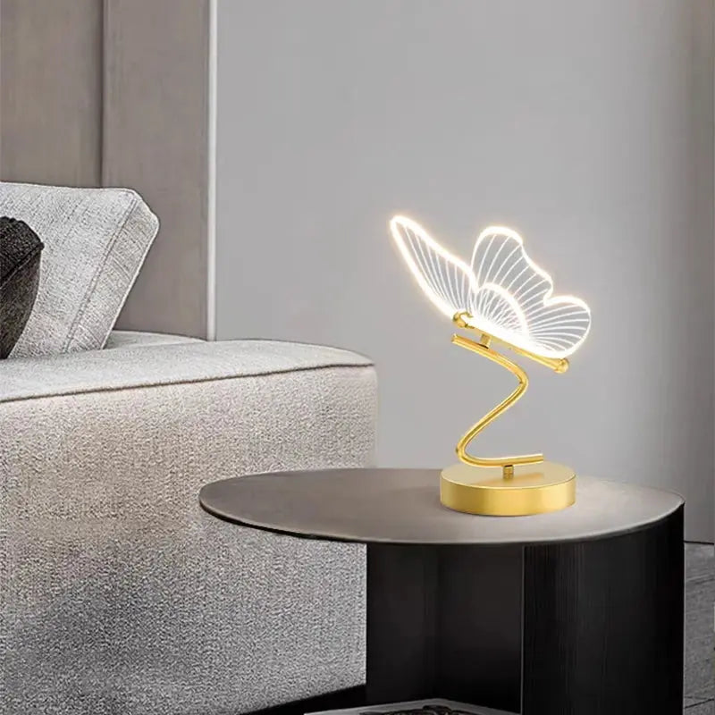 Luminária Decorativa LED Borboleta Dourada Casamarella