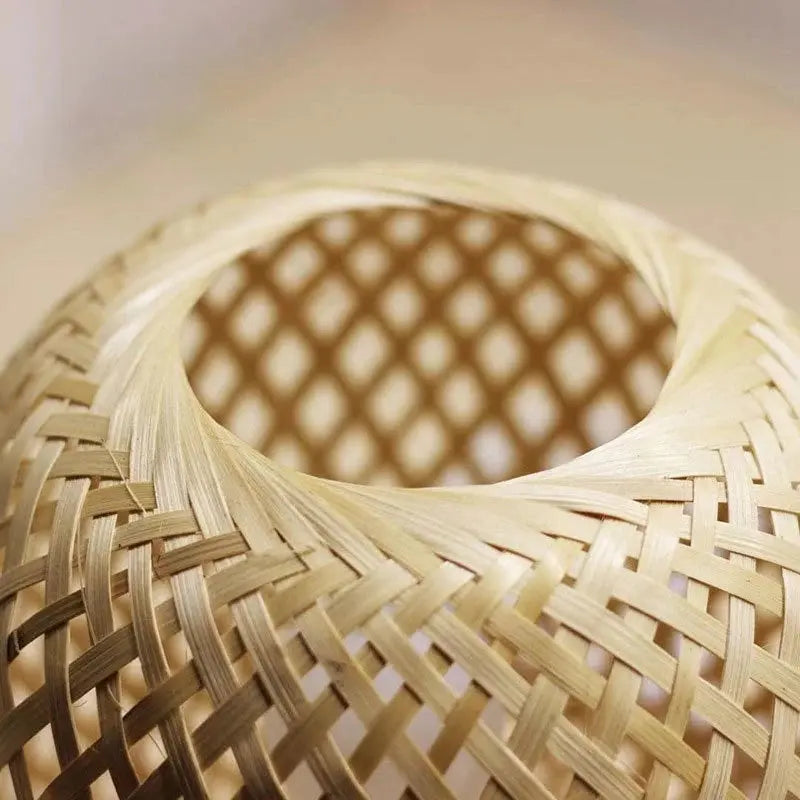 Luminária de Mesa com Trançado de Bambu Casamarella