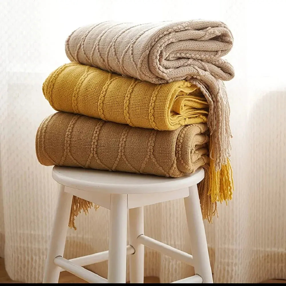 Manta Decorativa Off-White com Franjas Estilo Boho Chic para Sofá ou Cama-Amaritta