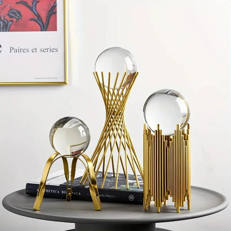 Ornamento de Esfera com Suporte Dourado Casamarella