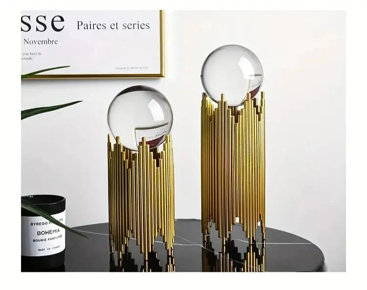 Ornamento de Esfera com Suporte Dourado Casamarella