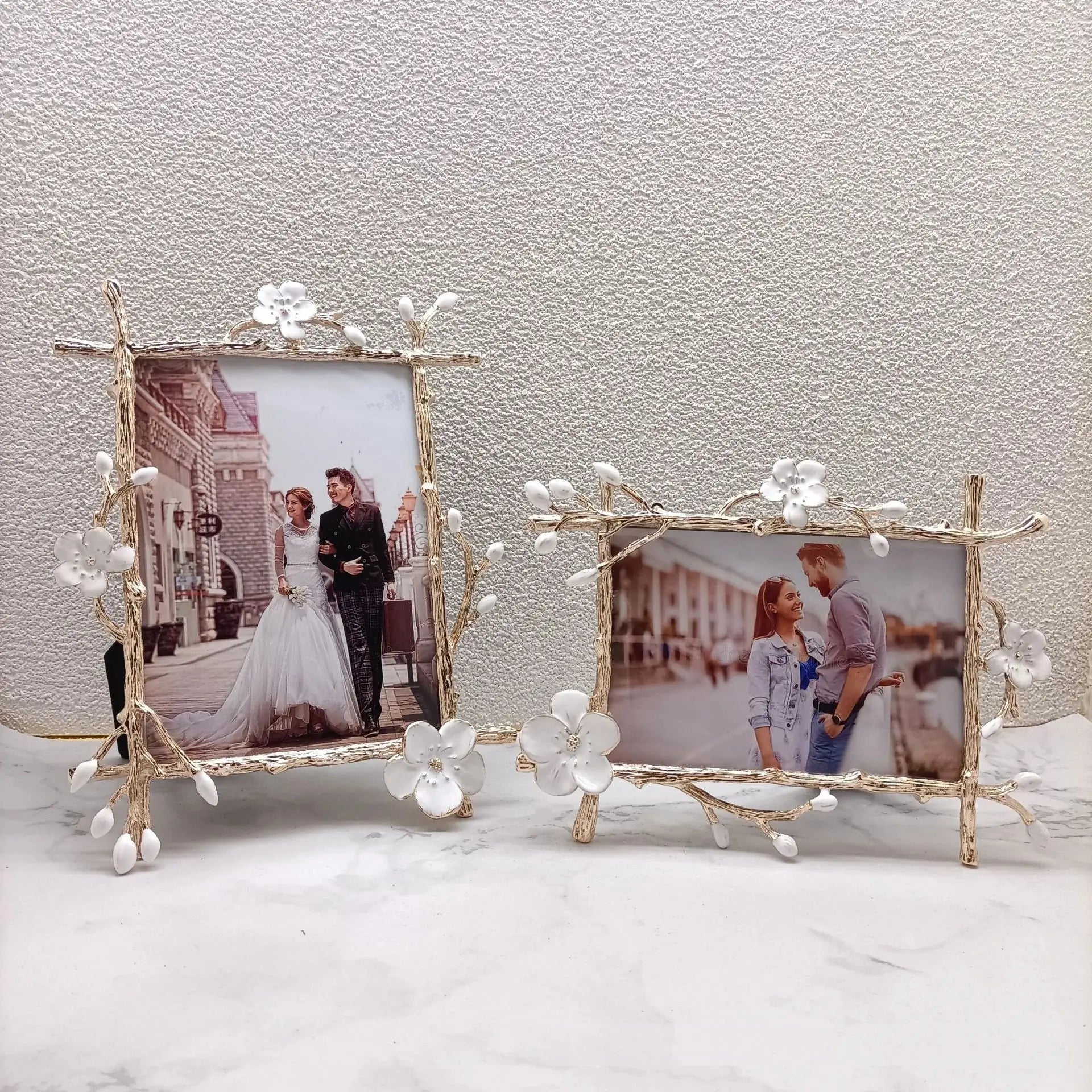 Porta-Retrato de Metal Galvanizado com Flor Europeia Casamarella