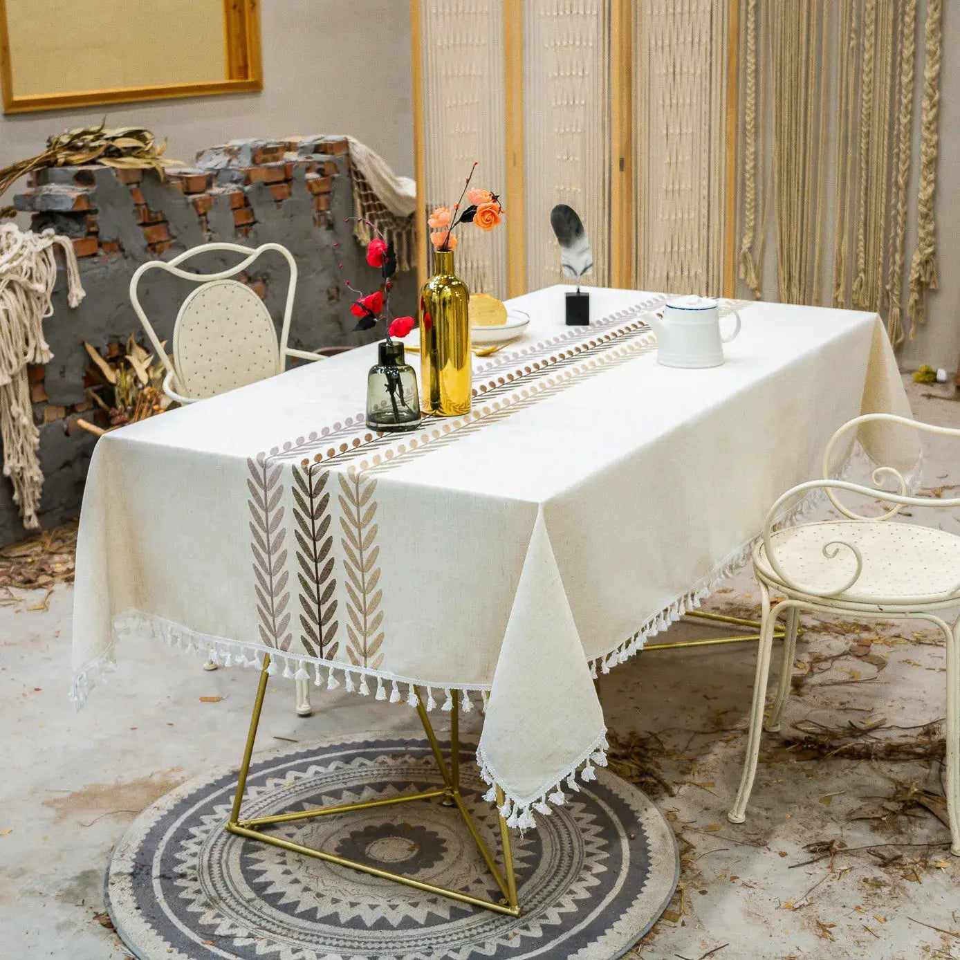 Toalha de Mesa Com Corredor Floral Bordado Casamarella