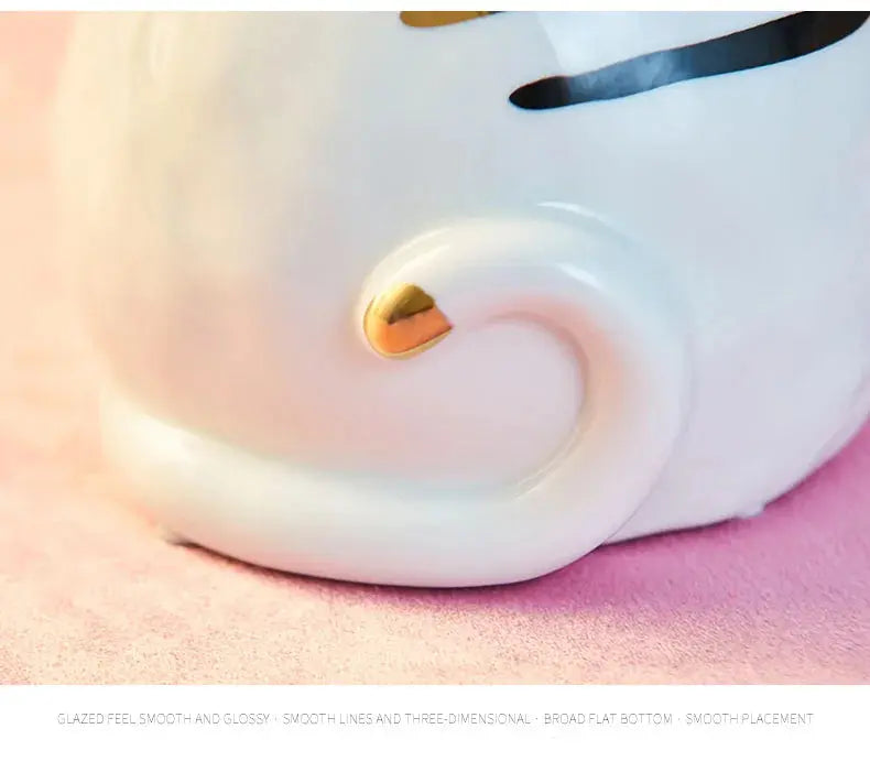 Vaso de Cerâmica e Porcelana em Forma de Gato Casamarella