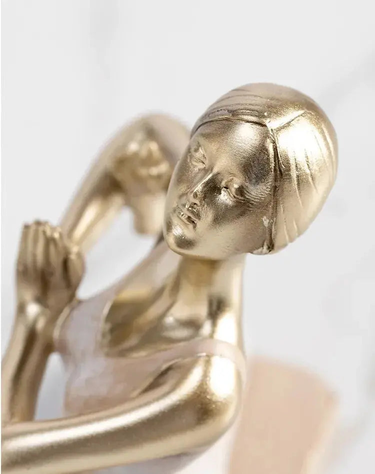 Estatueta Criativa Mulher Praticando Yoga Amaritta