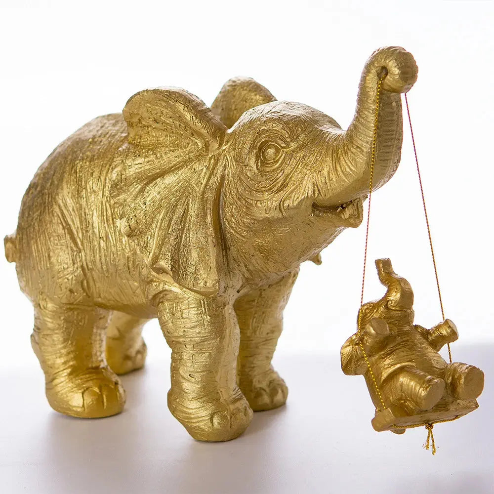 Estatueta Decorativa de Elefante Dourado Mãe e Filhote no Balanço Amaritta