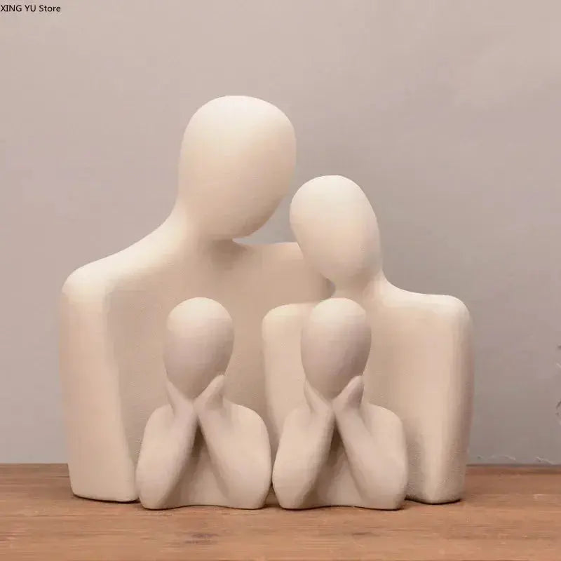 Estatueta de Cerâmica Pai, Mãe e Filhos Amaritta