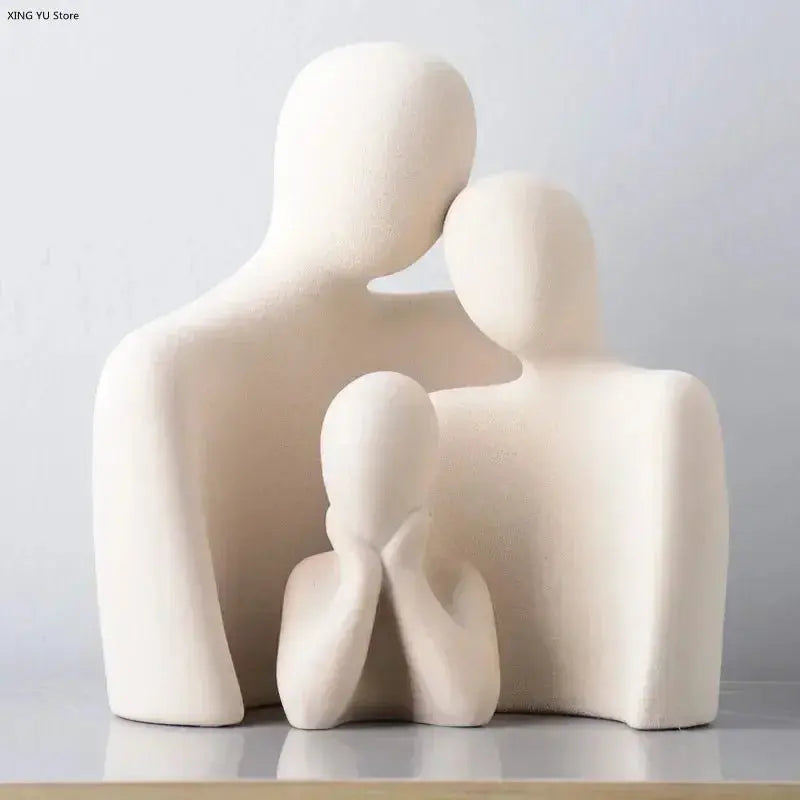 Estatueta de Cerâmica Pai, Mãe e Filhos Amaritta