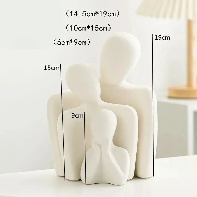 Estatueta de Cerâmica Família (Pais e Filhos)
