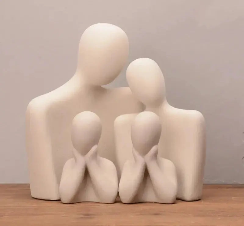 Estatueta de Cerâmica Pai, Mãe e Filhos Amaritta