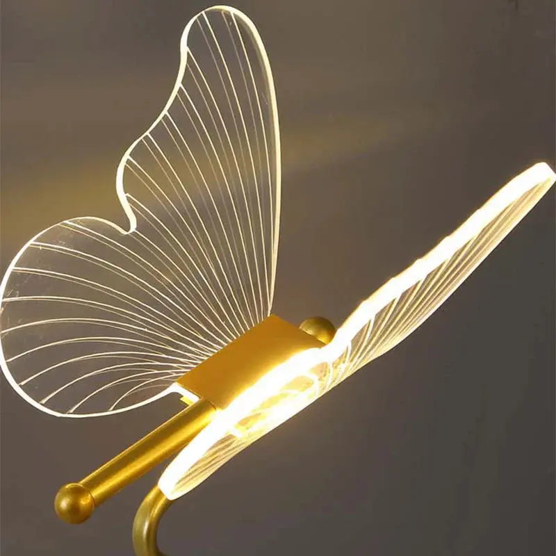 Luminária Decorativa LED Borboleta Dourada Casamarella