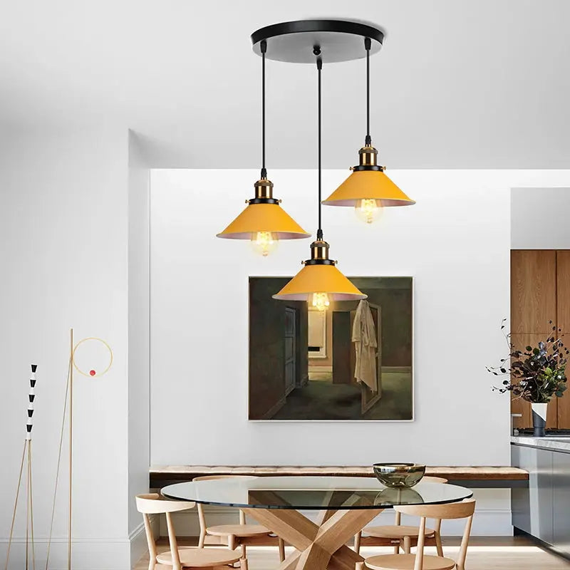 Luminária Pendente Tripla com Design Industrial Vintage Casamarella