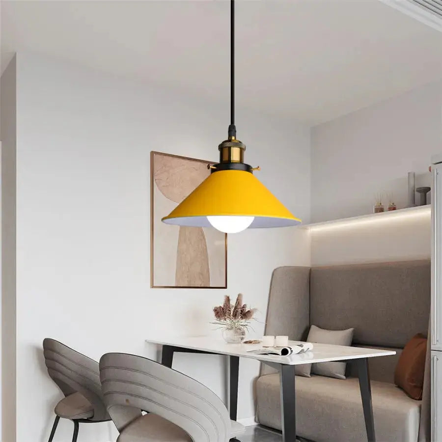 Luminária Pendente Tripla com Design Industrial Vintage Casamarella