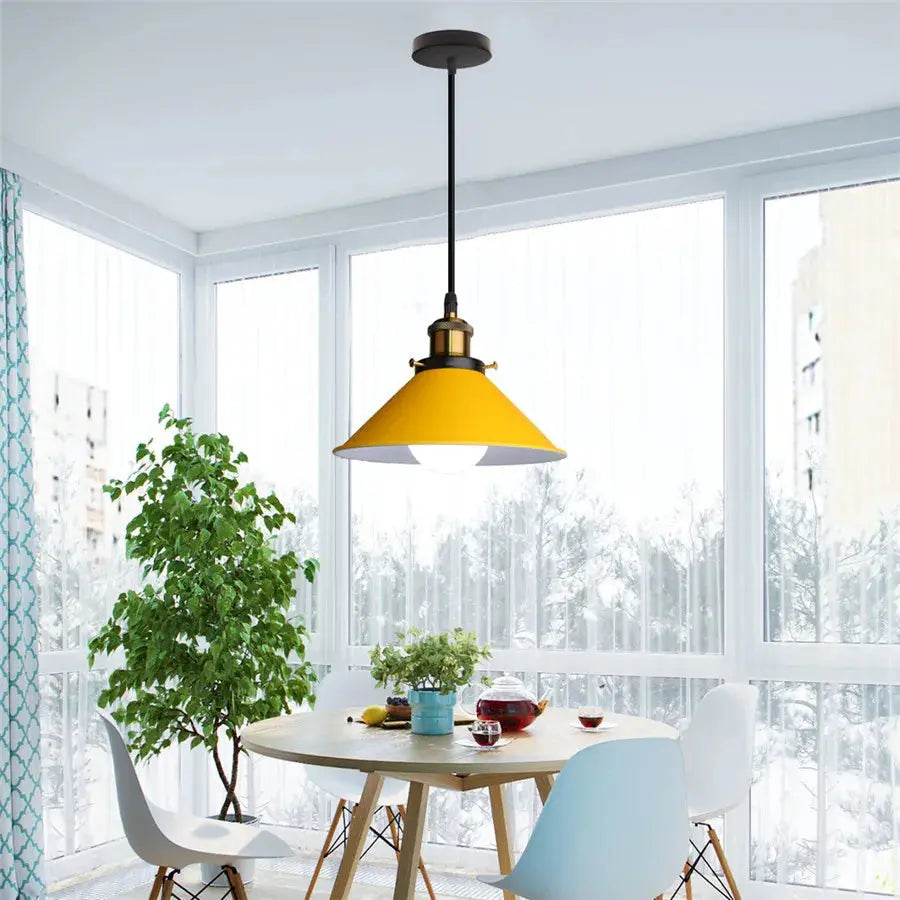Luminária Pendente Tripla com Design Industrial Vintage Casamarella