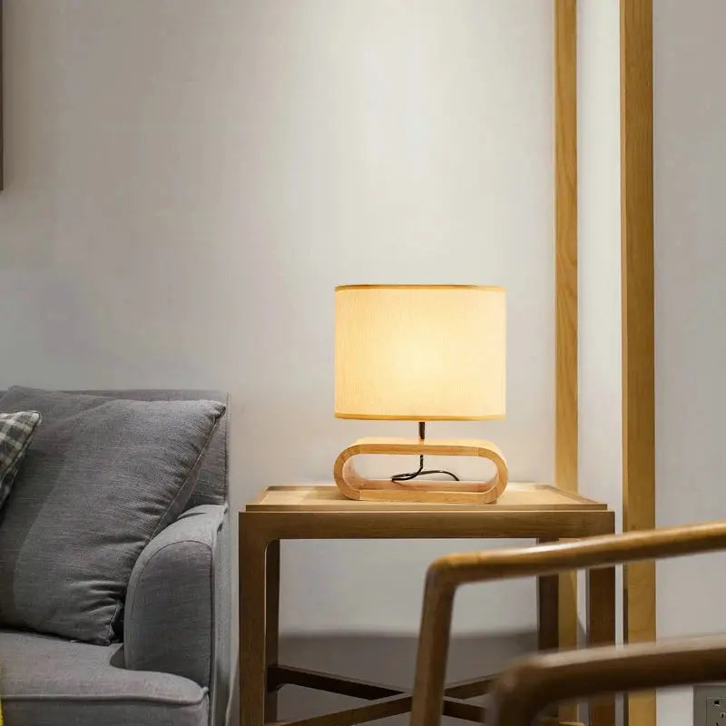 Luminária de Mesa com Base de Madeira Nórdica Casamarella