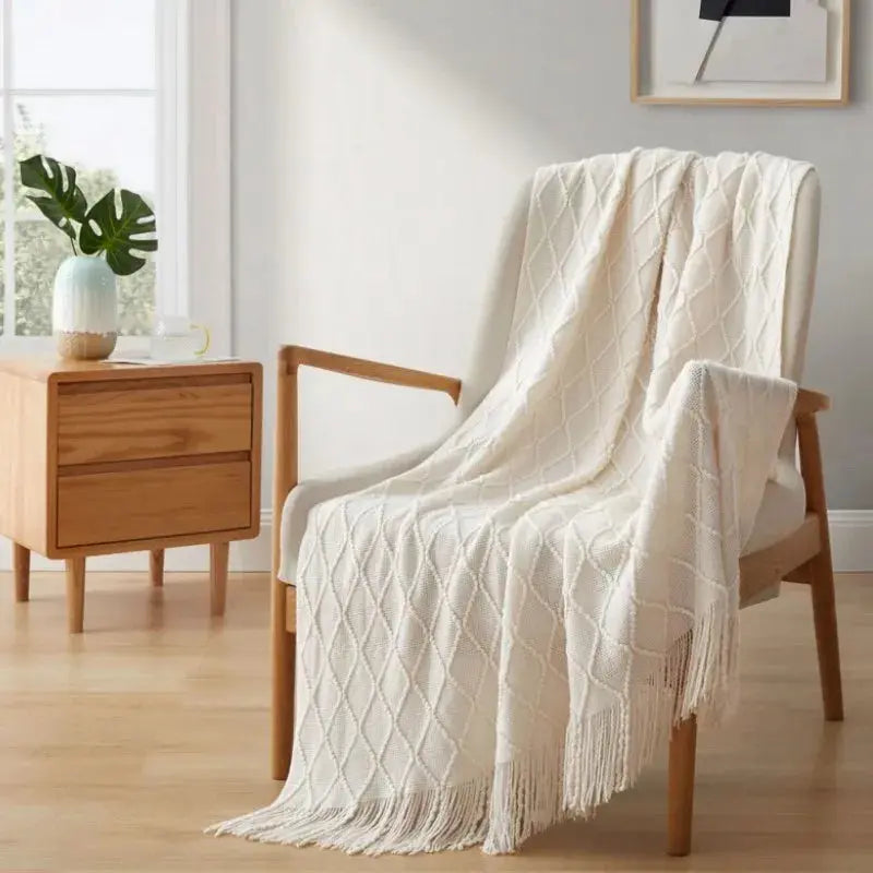 Manta Decorativa Off-White com Franjas Estilo Boho Chic para Sofá ou Cama-Amaritta