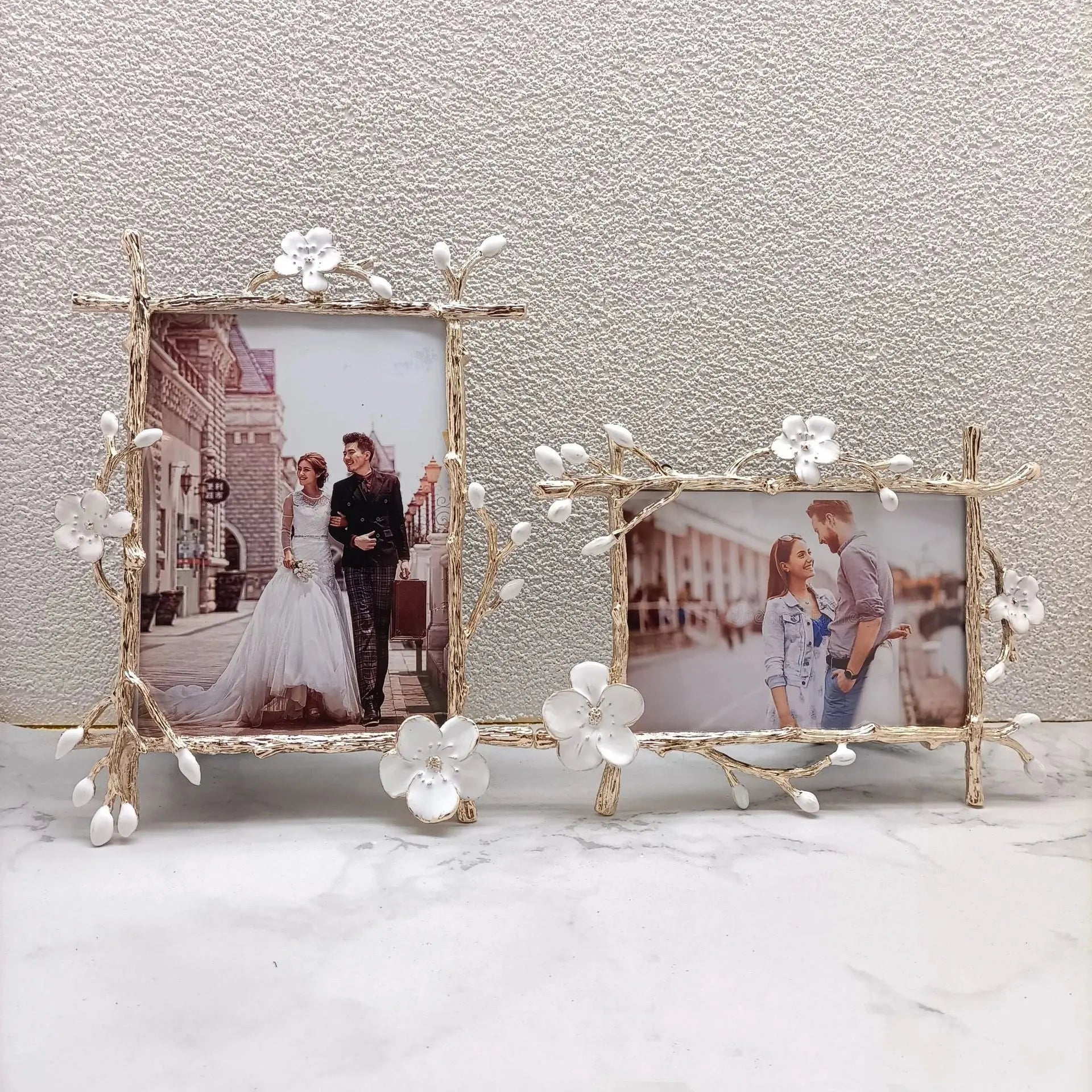 Porta-Retrato de Metal Galvanizado com Flor Europeia Casamarella