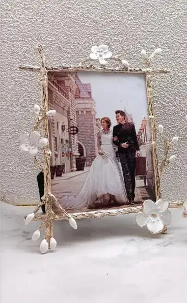 Porta-Retrato de Metal Galvanizado com Flor Europeia