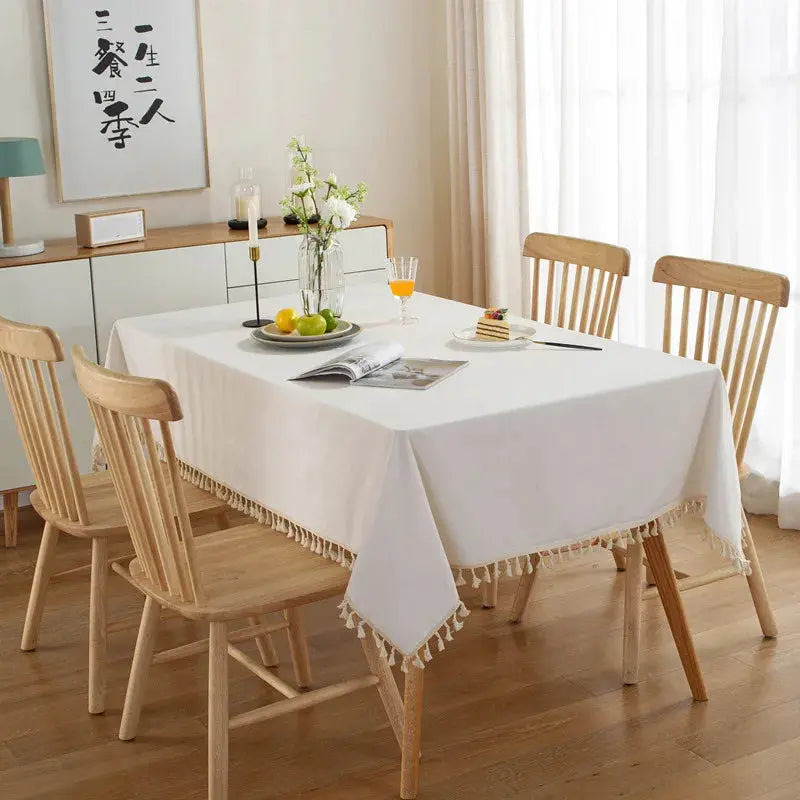 Toalha de Mesa Retangular de Algodão Branco com Borlas Decorativas Amaritta