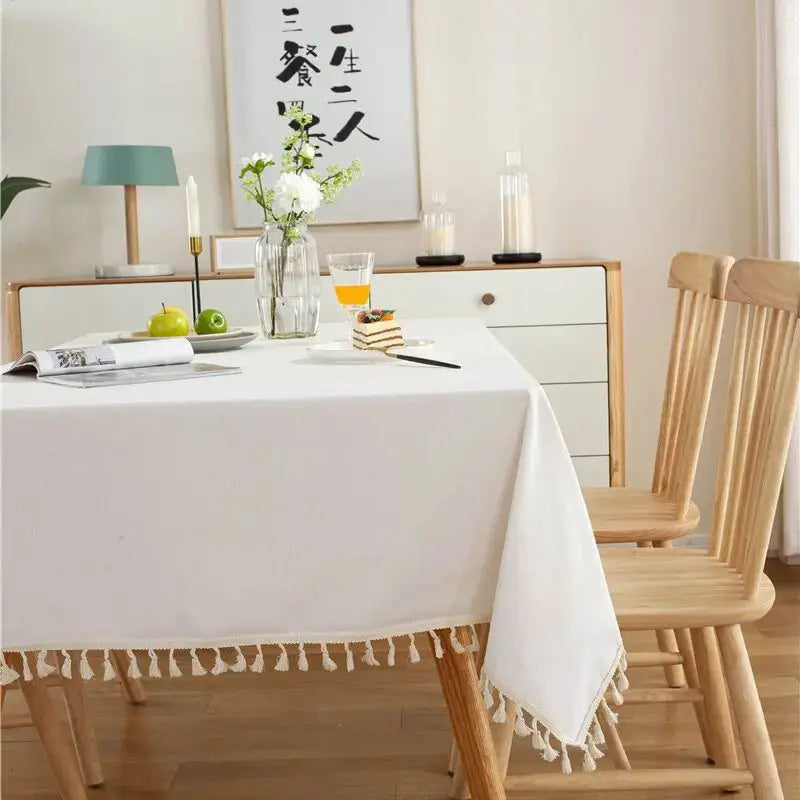 Toalha de Mesa Retangular de Algodão Branco com Borlas Decorativas Amaritta