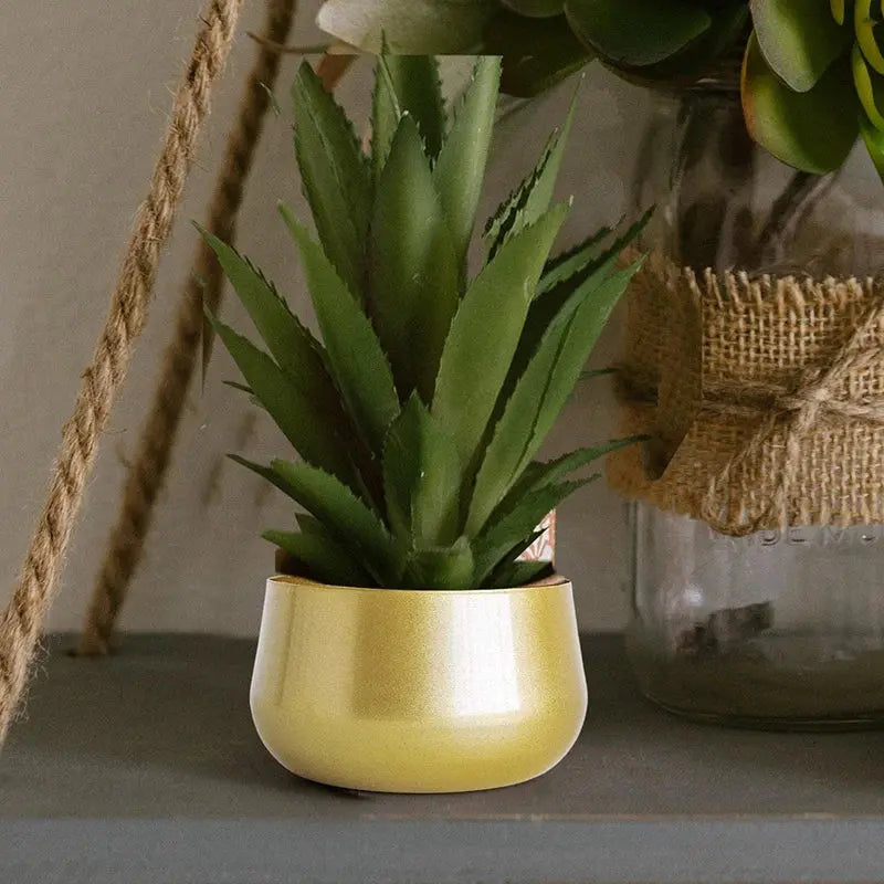 Vaso Dourado de Metal para Plantas Casamarella