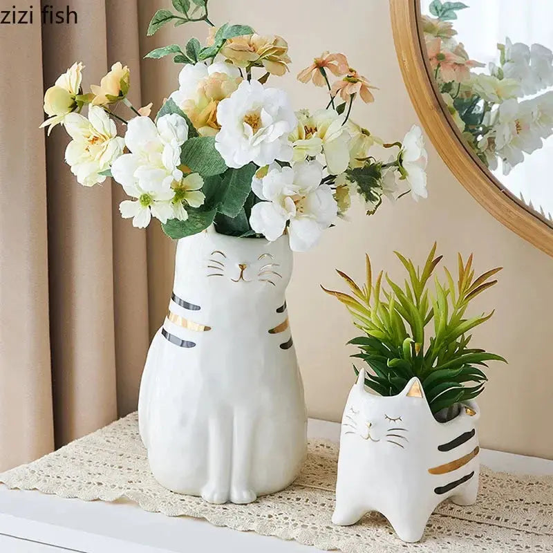 Vaso de Cerâmica e Porcelana em Forma de Gato Casamarella