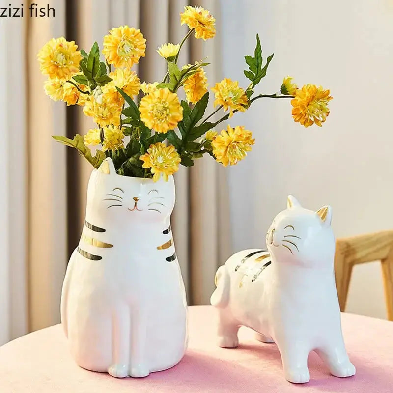 Vaso de Cerâmica e Porcelana em Forma de Gato Casamarella