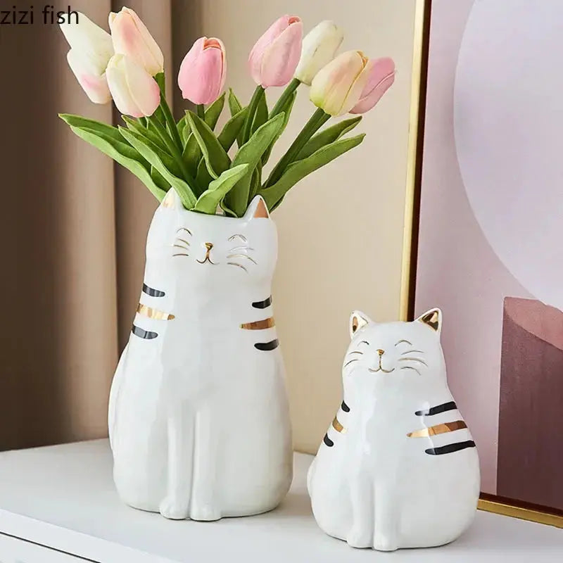 Vaso de Cerâmica e Porcelana em Forma de Gato Casamarella