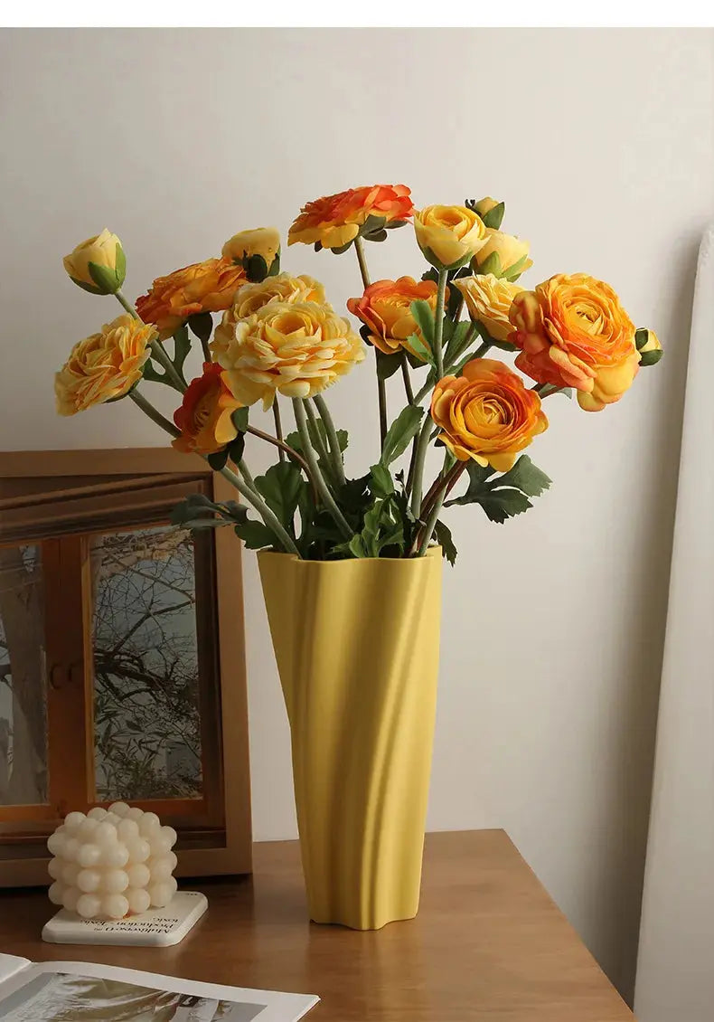Vaso de Flores Artificiais Luxuoso com Design em Linhas Curvas Amaritta