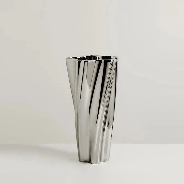 Vaso de Flores Artificiais Luxuoso com Design em Linhas Curvas Casamarella